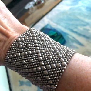 ** Beautiful 3 inch Silver Bracelet